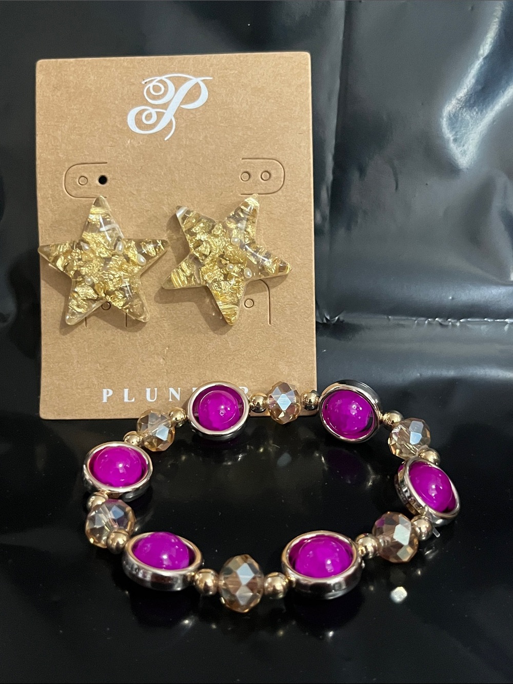 Plunder Gold Star Earrings with Fuchsia Stone Stretch Bracelet